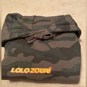 Lolo Zouai sweatshirt. Size M. NEVER WORN.